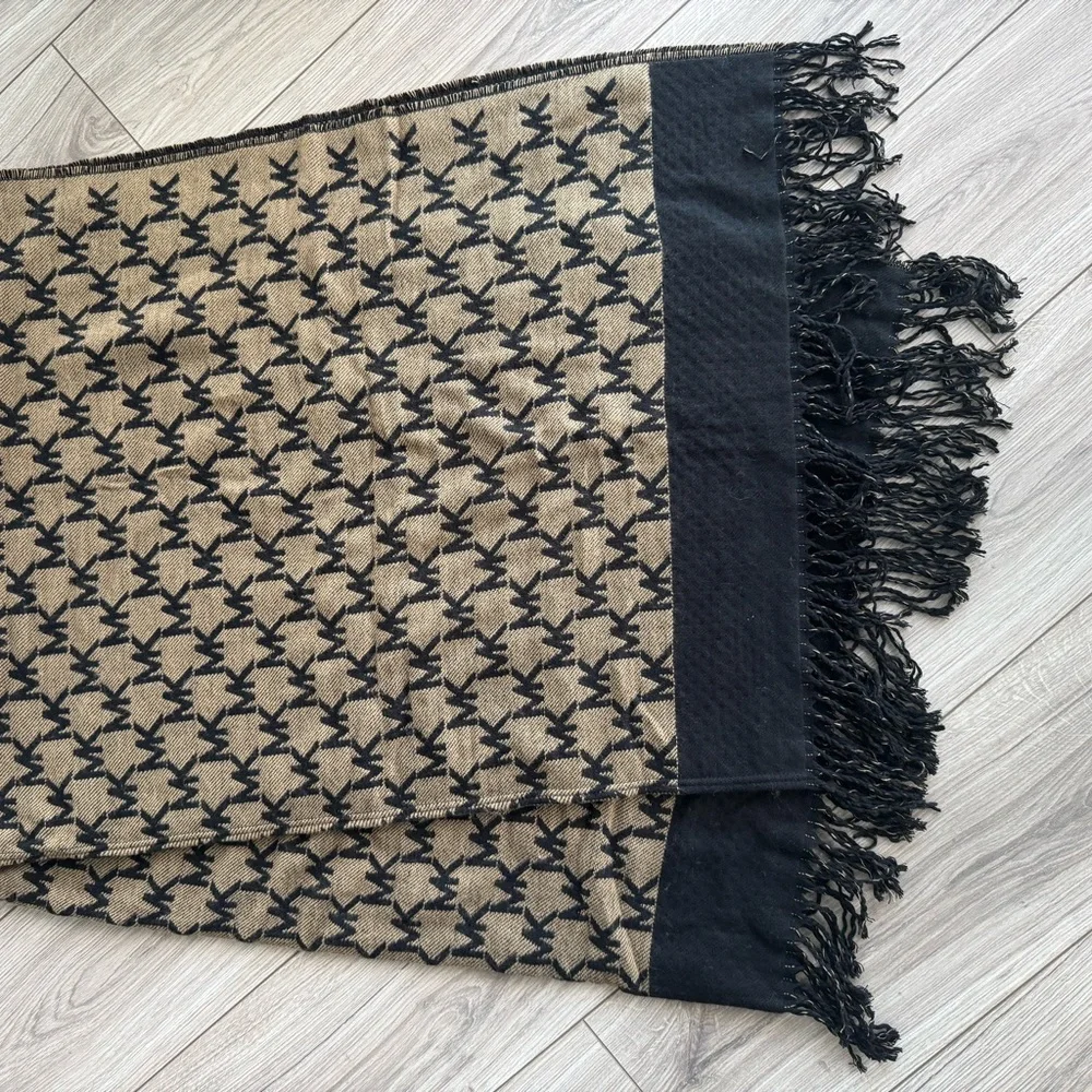Michael Kors Shawl Signature MK Logo Jacquard Cape Wrap - Picture 3 of 5